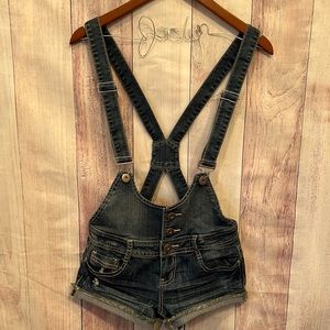 Super cute short bibs - so cute for spring and summer